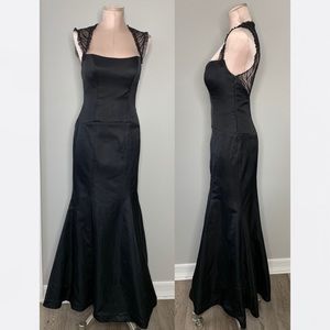 Monique Lhuillier Black Ballgown Dress Sz 6